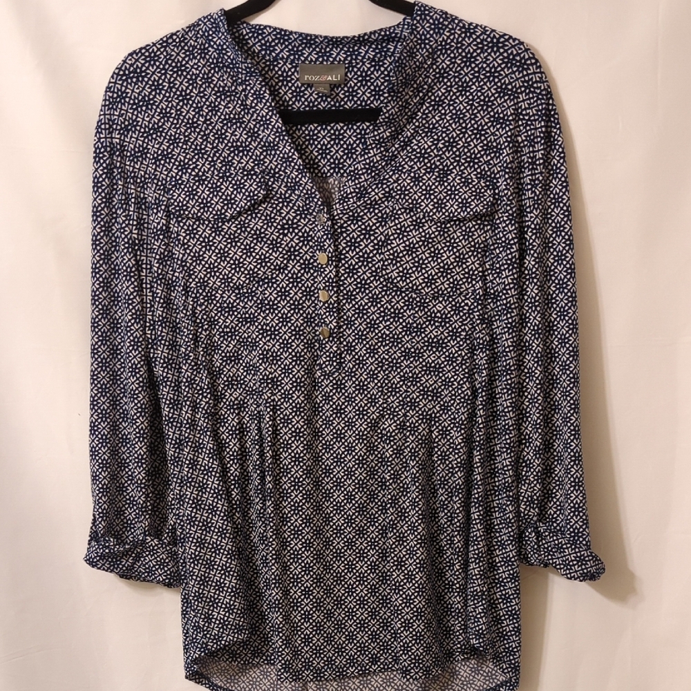 roz & ALI Navy and White Printed Button-Front Tunic Top